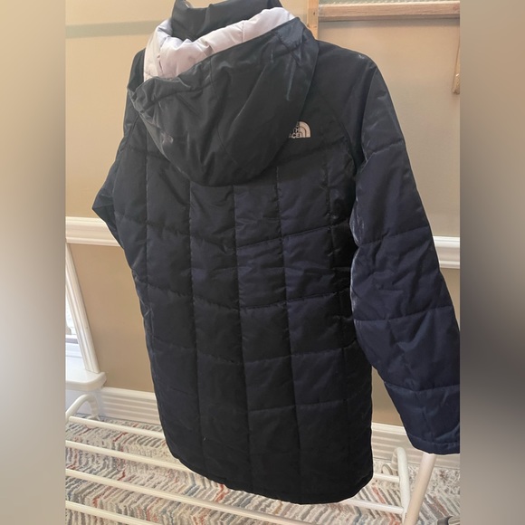 Girls North Face coat - Picture 2 of 4